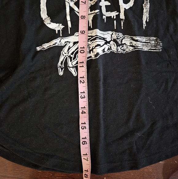 Stranded SM "I'm With Creepy" Black & White V-Neck Raglan T-shirt - Picture 10 of 13